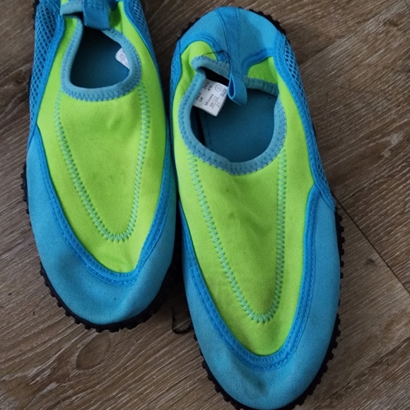 AIRWALK WATER SHOES SIZE 5 - Picture 2 of 5